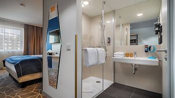 Holiday Inn - the niu, Ridge Halle Central Station by IHG