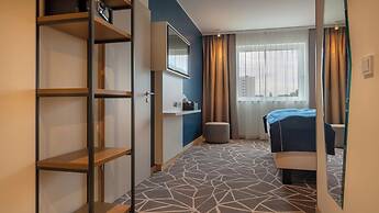 Holiday Inn - the niu, Ridge Halle Central Station by IHG