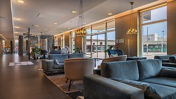 Holiday Inn - the niu, Ridge Halle Central Station by IHG