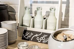 Holiday Inn - the niu, Ridge Halle Central Station by IHG