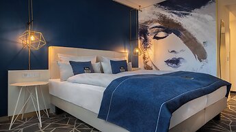 Holiday Inn - the niu, Ridge Halle Central Station by IHG