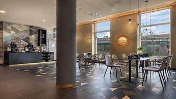 Holiday Inn - the niu, Ridge Halle Central Station by IHG