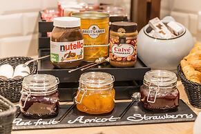 Holiday Inn - the niu, Ridge Halle Central Station by IHG