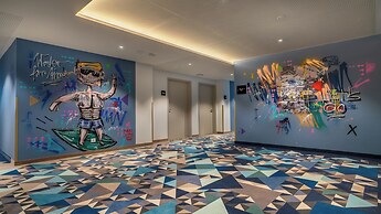 Holiday Inn - the niu, Ridge Halle Central Station by IHG