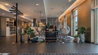 Holiday Inn - the niu, Ridge Halle Central Station by IHG