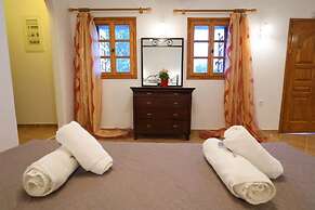 Filoxenia by Grispos Villas