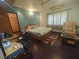 Hotel Radhika Regency