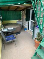 Apartment Shiny Love