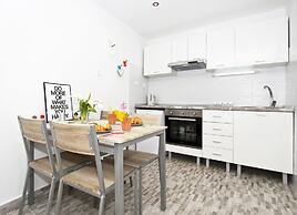 Apartment Shiny Love