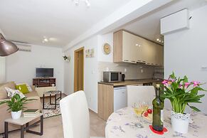 Apartment Shiny Love