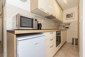 Apartment Shiny Love