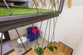 Apartment Shiny Love