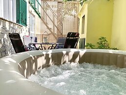 Apartment Shiny Love