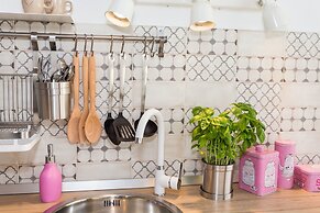 Apartment Shiny Love