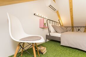 Apartment Shiny Love