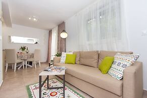 Apartment Shiny Love