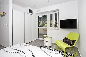 Apartment Shiny Love