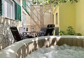 Apartment Shiny Love