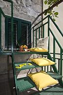 Apartment Shiny Love