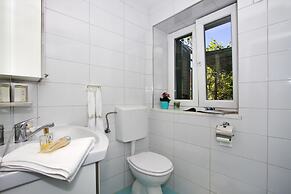 Apartment Shiny Love