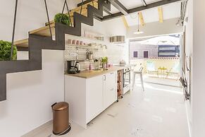 Apartment Shiny Love