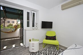 Apartment Shiny Love