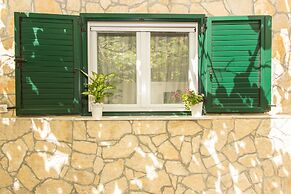 Apartment Shiny Love