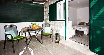 Apartment Shiny Love