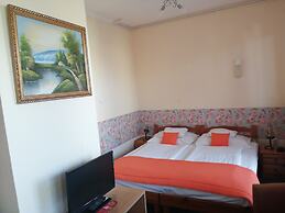 Hotel Hajnal