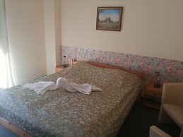 Hotel Hajnal