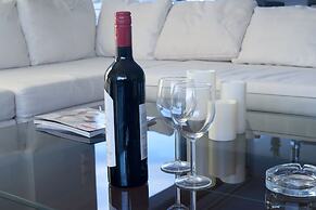 Voula, Modern, Minimal and Stylish Apartment