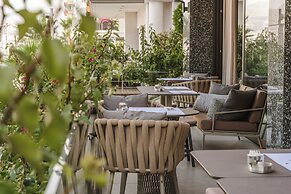Glow Boutique Hotel & Suites