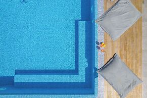 Glow Boutique Hotel & Suites