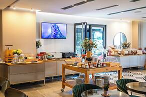 Glow Boutique Hotel & Suites