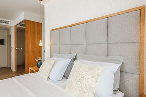 Glow Boutique Hotel & Suites