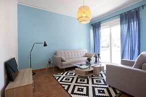Palaio Faliro, Bright and Spacious Apartment