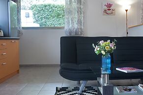 Cozy Fully Renovated Studio in Holargos