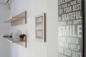 Victoria Square, Cozy and Stylish Apartment