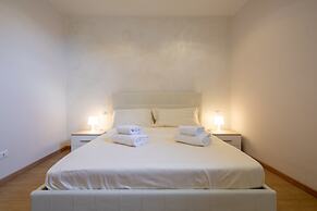 Modern Duomo View by Mmega