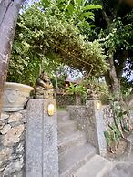 Kamasan Cottage By Reccoma