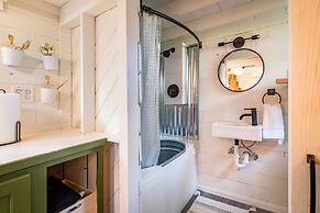 Oddfellow Inn & Farm