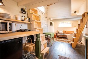 Oddfellow Inn & Farm