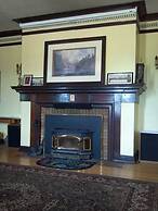 Oddfellow Inn & Farm