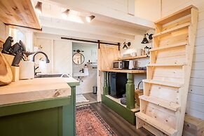 Oddfellow Inn & Farm