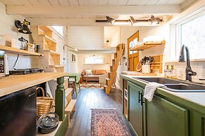 Oddfellow Inn & Farm