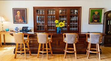 Oddfellow Inn & Farm