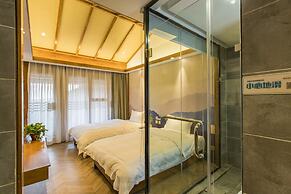 Lijang First Bay Hotel