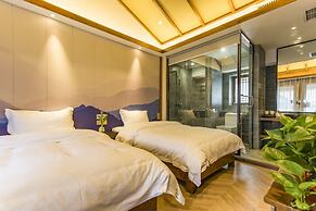 Lijang First Bay Hotel