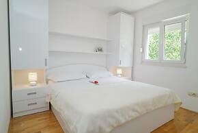 Holiday House