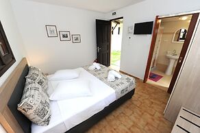 Castle View Bungalows